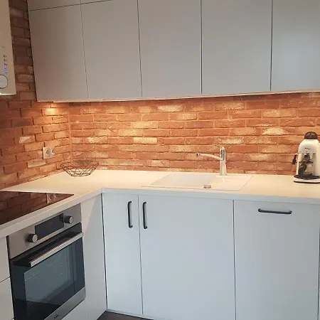 Mlynarska - Indywidualny Dostep Lägenhet