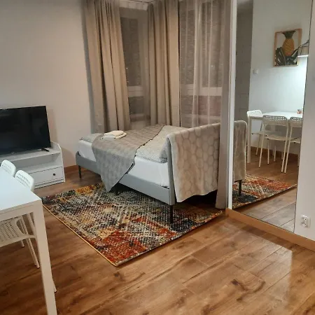 Lägenhet Mlynarska - Indywidualny Dostep